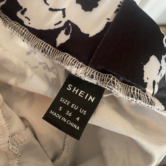 SHEIN All Over Floral Print Wide Leg Pants Black White - Picture 7 of 7